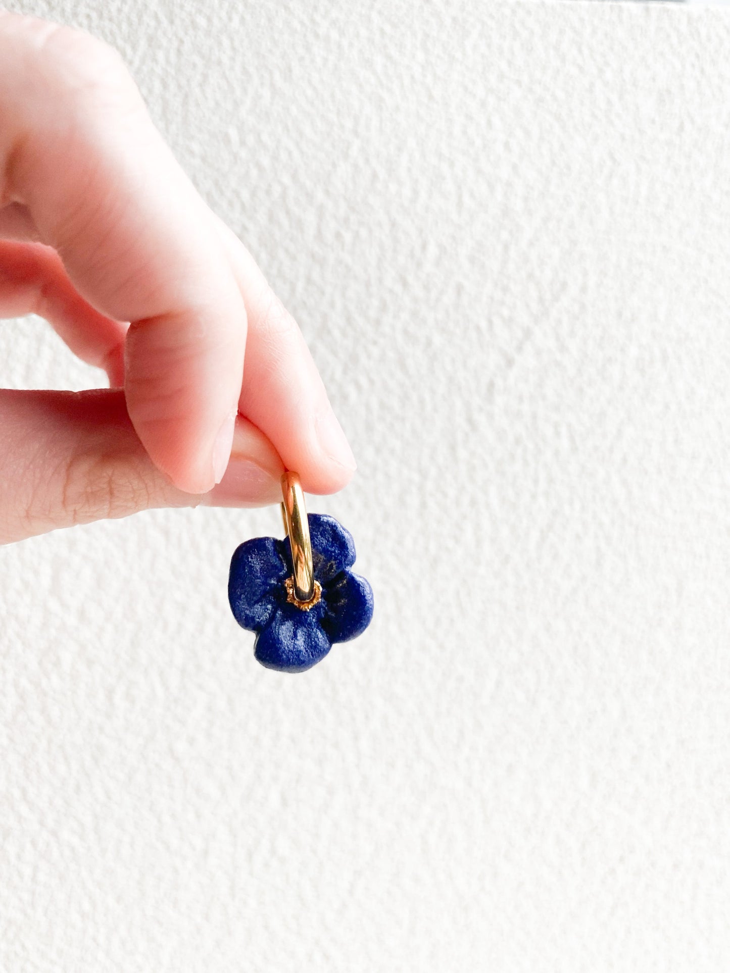 MADE TO ORDER LA FLOR EARRINGS HOOPS BLUE