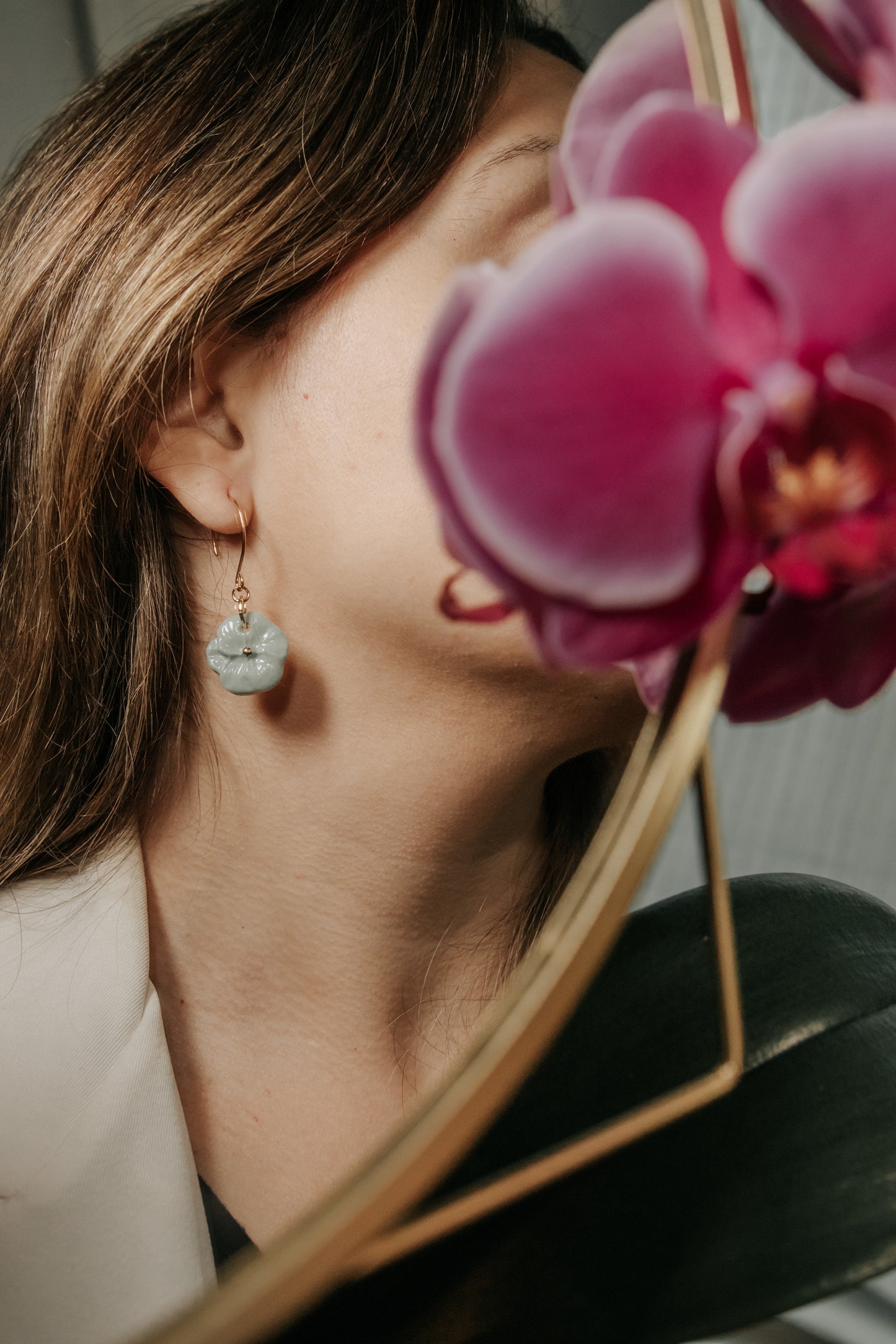 LA FLOR EARRINGS HALF HOOP LILA