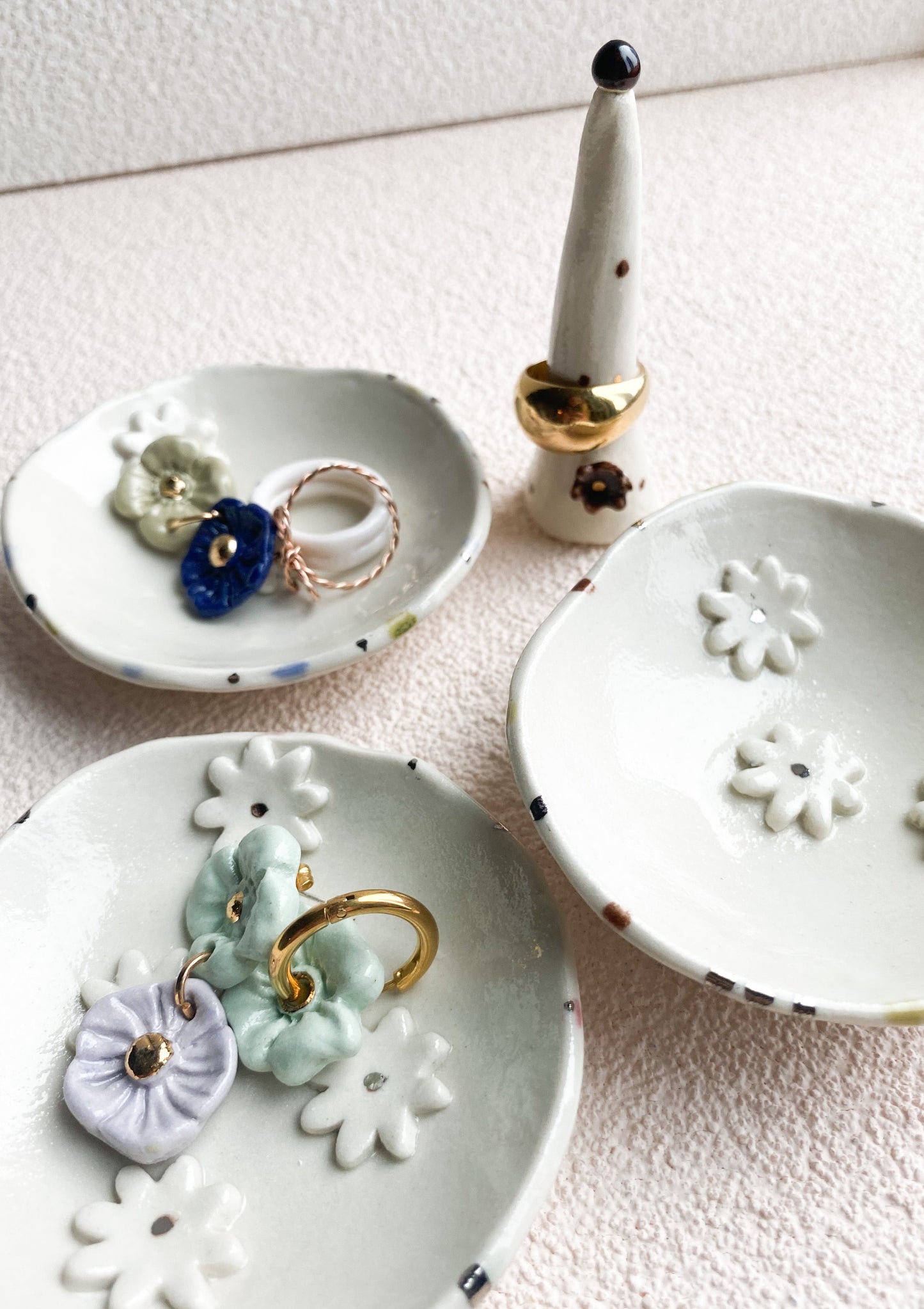 FLOWER  RING DISH A